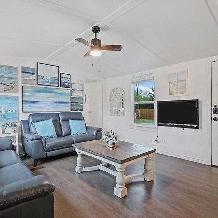 Pet-Friendly Lake Dallas Home Near Lewisville Lake エクステリア 写真