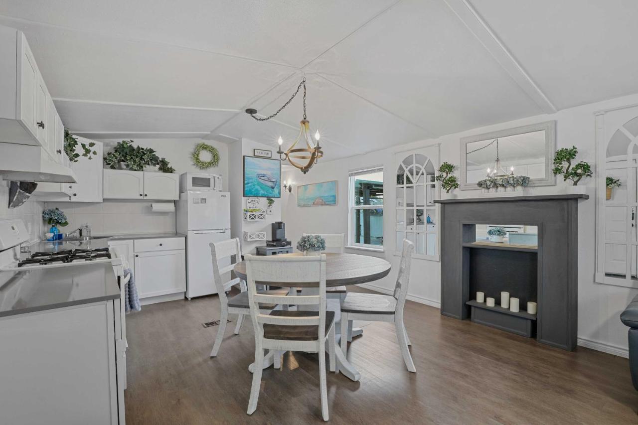 Pet-Friendly Lake Dallas Home Near Lewisville Lake エクステリア 写真